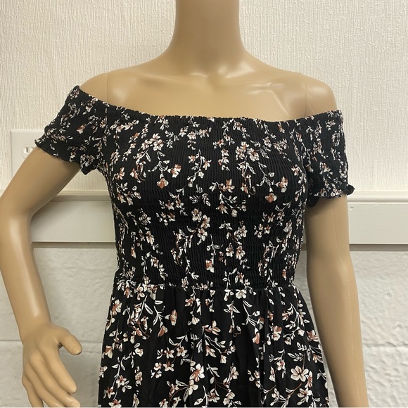 NWOT Off Shoulder Shirred Bodice High Split Dress - Black, White, and Mauve - Picture 3 of 4